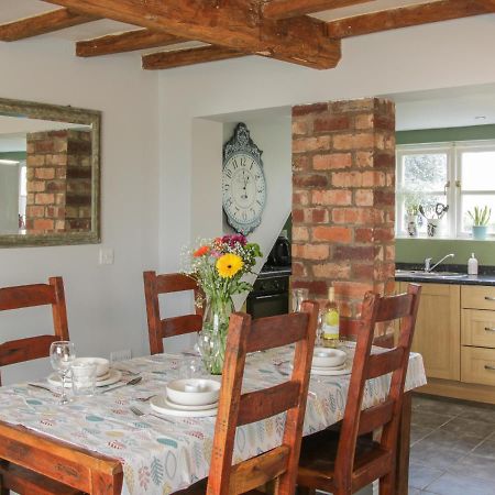 1 Royal Oak Cottages Shrewsbury Bagian luar foto