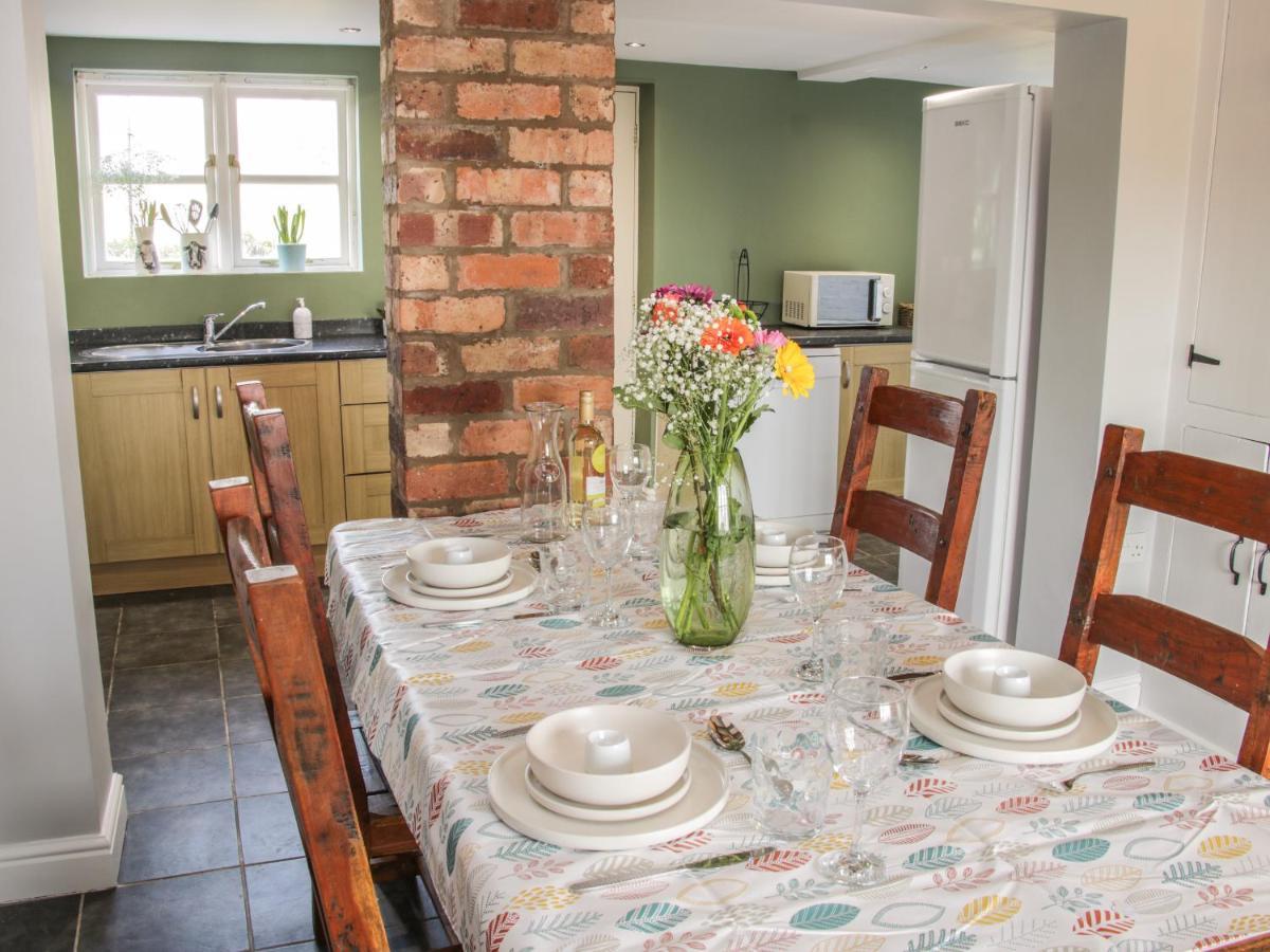 1 Royal Oak Cottages Shrewsbury Bagian luar foto